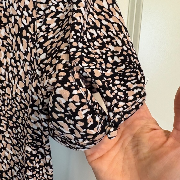 Anne Klein Animal Print Button-Up Short Sleeve Blouse Women's Sz Large WorkChic - Picture 6 of 8
